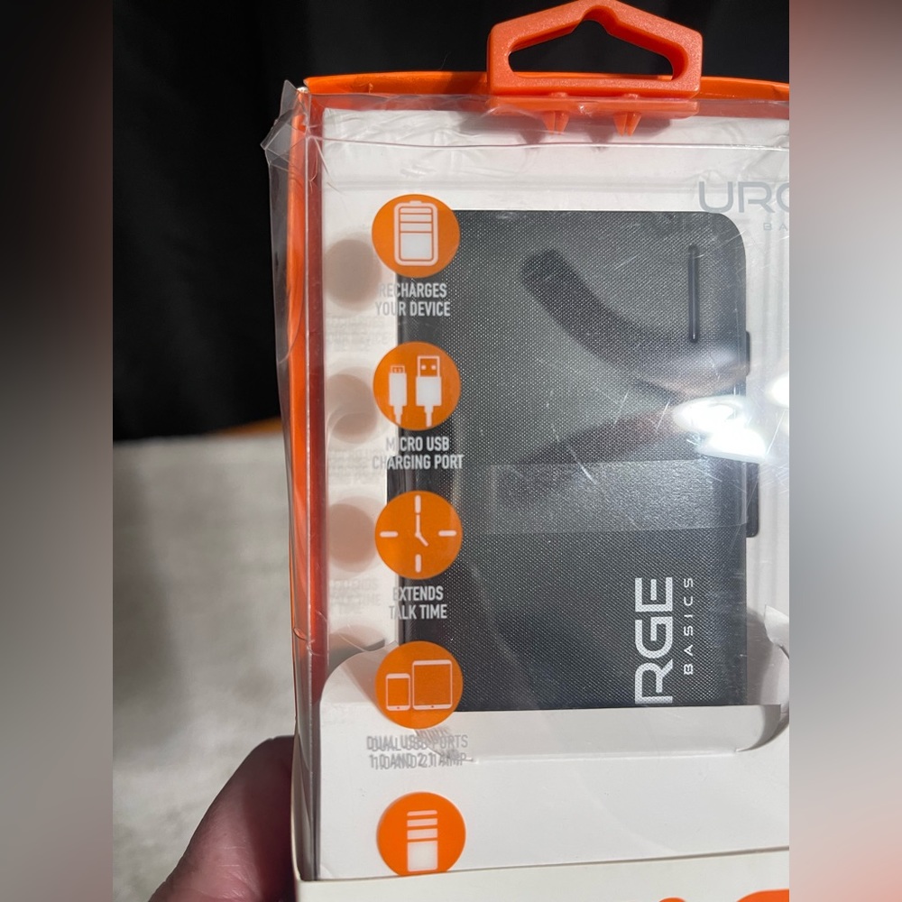 NWT Urge basics portable charger with led flashlight